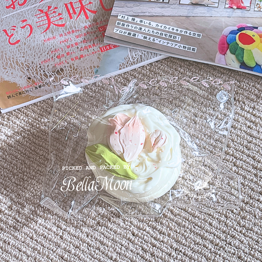 Tulip Cloud Soufflé squishy with airy dough texture and floral design, spring-fresh stress relief