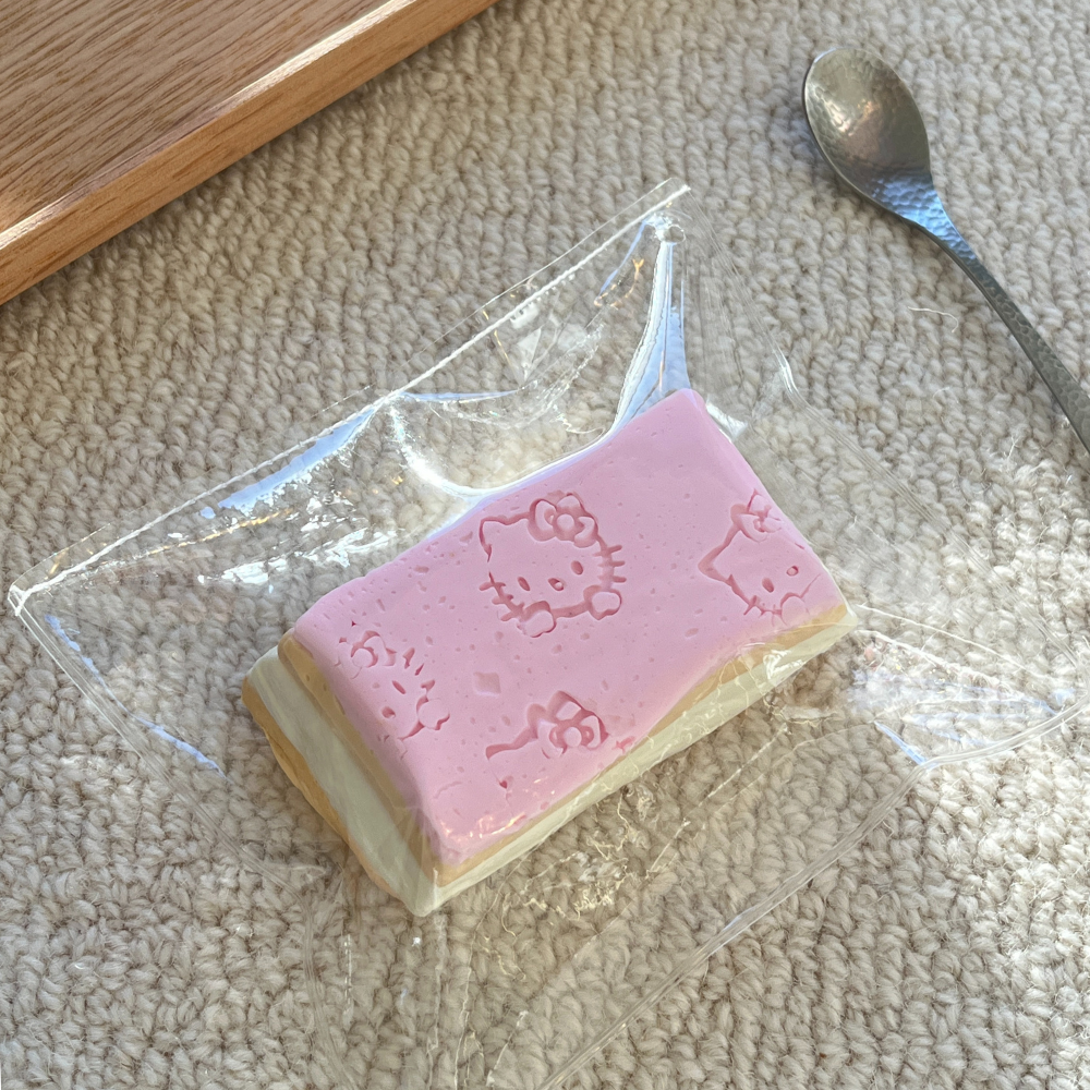 Hello Kitty Soft Cheesecake Squishy