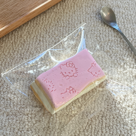 Hello Kitty Soft Cheesecake Squishy