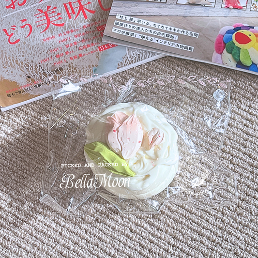 Tulip Cloud Soufflé squishy with airy dough texture and floral design, spring-fresh stress relief